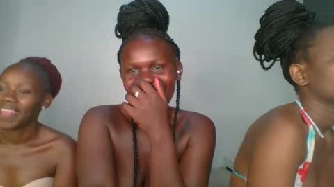 Snapshot of glossybabe77 chatting on March 6, 9:11 pm glossybabe77 online show from March 6, 9:11 pm