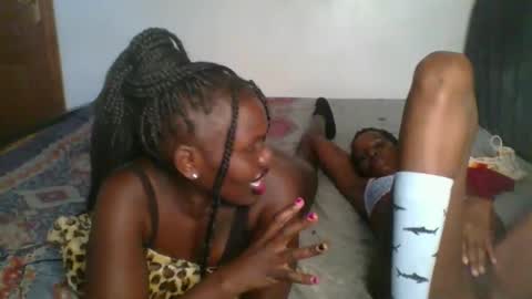 Snapshot of glossybabe77 chatting on March 17, 8:50 am glossybabe77 online show from March 17, 8:50 am