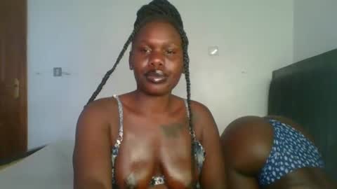 Snapshot of glossybabe77 chatting on March 18, 9:01 am glossybabe77 online show from March 18, 9:01 am