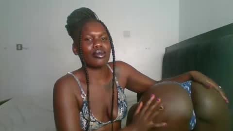 Snapshot of glossybabe77 chatting on March 18, 9:07 pm glossybabe77 online show from March 18, 9:07 pm