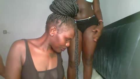 Snapshot of glossybabe77 chatting on March 19, 9:52 pm glossybabe77 online show from March 19, 9:52 pm