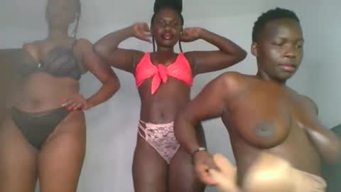 Snapshot of glossybabe77 chatting on March 20, 9:58 am glossybabe77 online show from March 20, 9:58 am