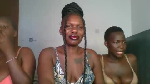 Snapshot of glossybabe77 chatting on March 25, 12:11 pm glossybabe77 online show from March 25, 12:11 pm