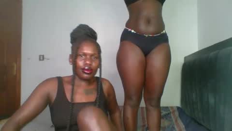 Snapshot of glossybabe77 chatting on March 26, 12:17 am glossybabe77 online show from March 26, 12:17 am