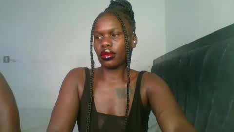 Snapshot of glossybabe77 chatting on March 28, 9:42 am glossybabe77 online show from March 28, 9:42 am