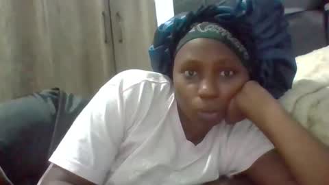 Snapshot of glossybae chatting on October 19, 4:29 pm glossybae online show from October 19, 4:29 pm