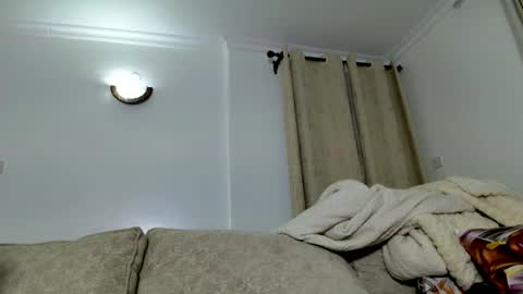 glossybae online show from December 2, 1:22 am