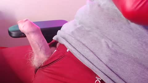 Glove Mad online show from December 7, 2:46 pm