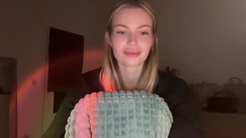 glow_angel online show from January 27, 7:03 pm