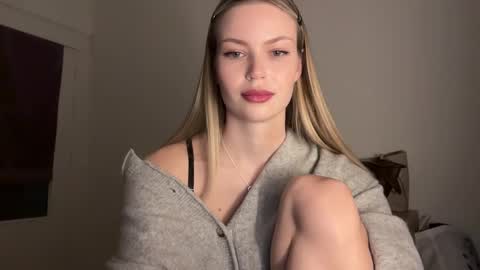 glow_angel online show from February 24, 9:20 pm