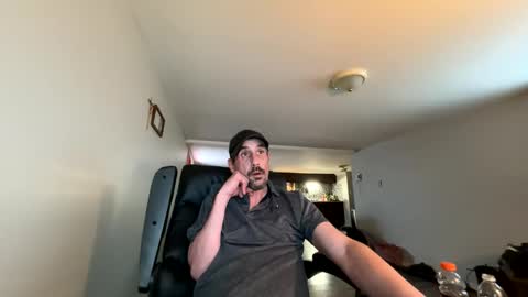 Snapshot of gmang4242 chatting on February 26, 6:29 pm gmang4242 online show from February 26, 6:29 pm