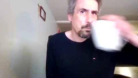 Snapshot of gmang4242 chatting on March 6, 9:06 am gmang4242 online show from March 6, 9:06 am