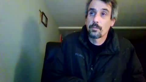 Snapshot of gmang4242 chatting on March 8, 10:08 am gmang4242 online show from March 8, 10:08 am