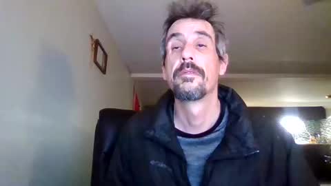 Snapshot of gmang4242 chatting on March 17, 12:37 am gmang4242 online show from March 17, 12:37 am