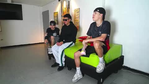 THOMAS AND DAMIAND online show from November 15, 6:37 pm