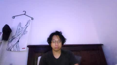Snapshot of gnik8124 chatting on June 17, 2:51 pm gnik8124 online show from June 17, 2:51 pm
