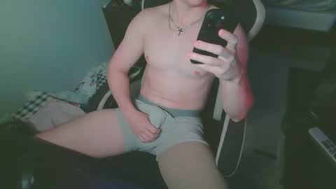 Snapshot of gnr_xxx chatting on November 28, 5:43 am G online show from November 28, 5:43 am