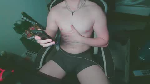 Snapshot of gnr_xxx chatting on December 2, 5:35 am G online show from December 2, 5:35 am