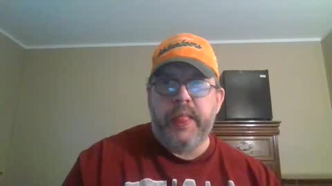 IDKIDCIDGAF online show from February 4, 9:09 pm