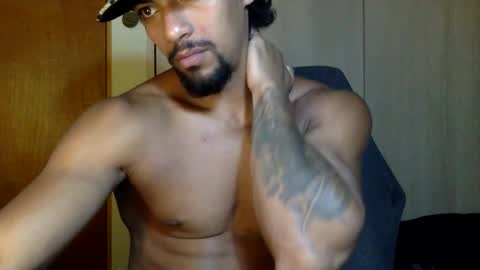 Snapshot of god_of_olumpus chatting on April 30, 11:09 pm god_of_olumpus online show from April 30, 11:09 pm