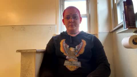 Snapshot of goddess182002 chatting on October 27, 4:55 pm goddess182002 online show from October 27, 4:55 pm