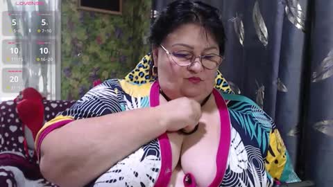 Snapshot of goddess57 chatting on October 4, 7:50 am Goddess online show from October 4, 7:50 am