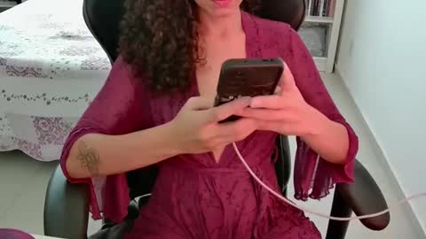 Snapshot of goddess_artemis_ chatting on April 27, 7:01 pm Fauna online show from April 27, 7:01 pm