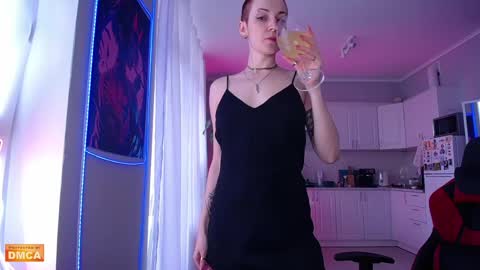Snapshot of goddess_elpisfoxter chatting on June 5, 3:35 am Elpis Foxter online show from June 5, 3:35 am