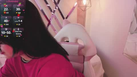 M A R T I N A  online show from February 6, 1:03 pm