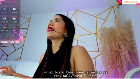 Snapshot of goddess_mia2 chatting on January 7, 3:24 am Mia online show from January 7, 3:24 am