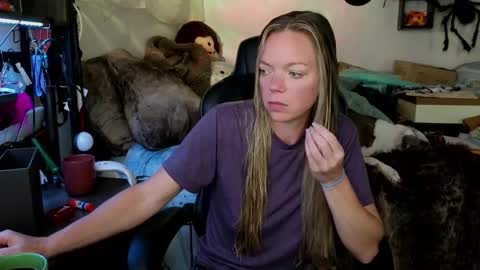 Snapshot of goddess_of_mars chatting on October 7, 3:31 pm Patricia Mars Goddess of Mars twitter thegoddessmindy online show from October 7, 3:31 pm