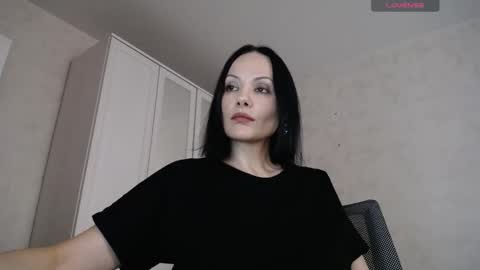 Snapshot of goddess_perfect_legs chatting on November 20, 1:22 pm Oksana online show from November 20, 1:22 pm