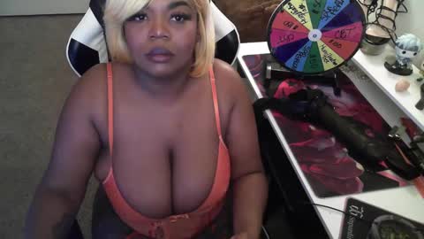 Snapshot of goddesscocoaa chatting on January 25, 11:44 am Goddess Cocoa online show from January 25, 11:44 am