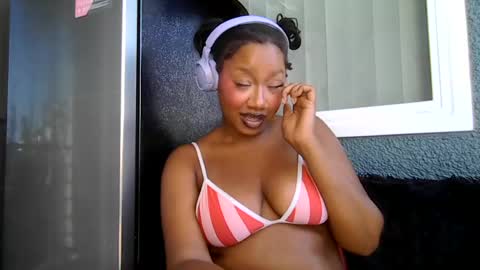 Snapshot of goddessdaisysky chatting on July 31, 12:10 am Goddess Daisy Sky online show from July 31, 12:10 am