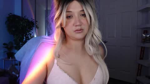 Snapshot of goddessemmy chatting on March 21, 5:01 am Goddess Emmy online show from March 21, 5:01 am