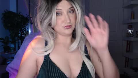 Snapshot of goddessemmy chatting on March 25, 3:23 am Goddess Emmy online show from March 25, 3:23 am