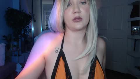 Snapshot of goddessemmy chatting on April 9, 5:29 am Goddess Emmy online show from April 9, 5:29 am