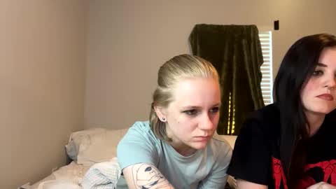 feyaa22 online show from December 5, 9:50 pm