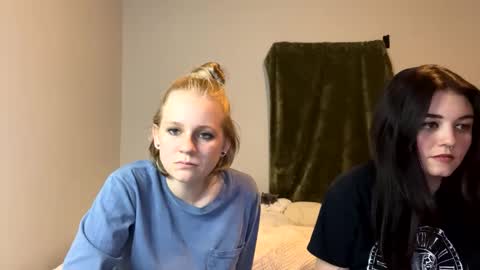 feyaa22 online show from December 6, 11:47 pm