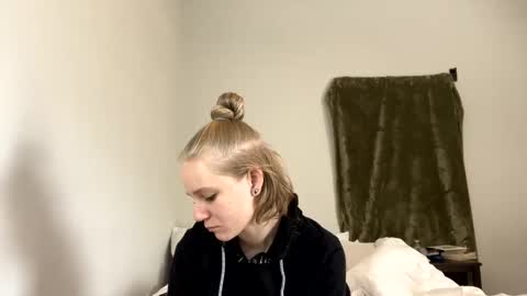 feyaa22 online show from December 9, 5:41 pm