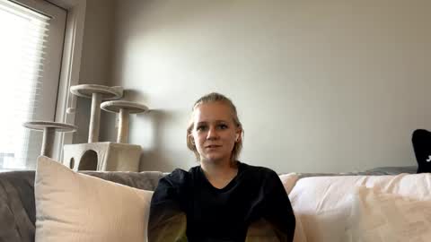 feyaa22 online show from December 10, 7:43 pm