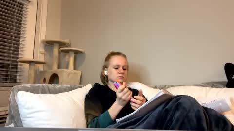 feyaa22 online show from December 11, 2:41 am