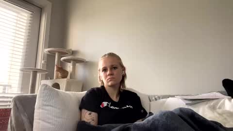 feyaa22 online show from December 11, 1:17 pm