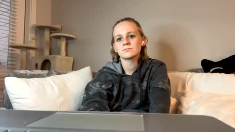 feyaa22 online show from December 11, 10:38 pm