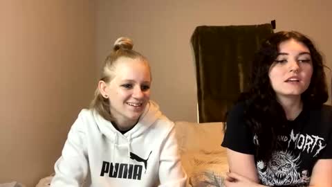 feyaa22 online show from December 14, 5:47 pm