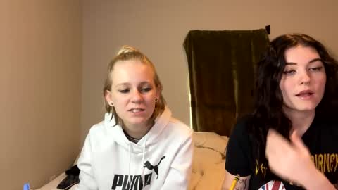 feyaa22 online show from December 15, 4:15 pm