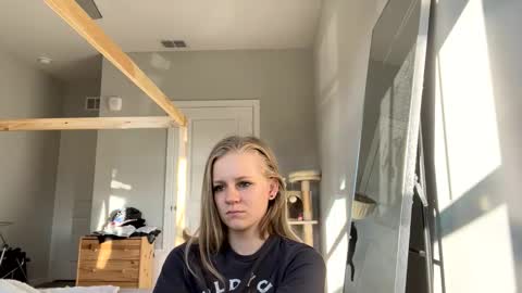 feyaa22 online show from January 12, 1:37 pm