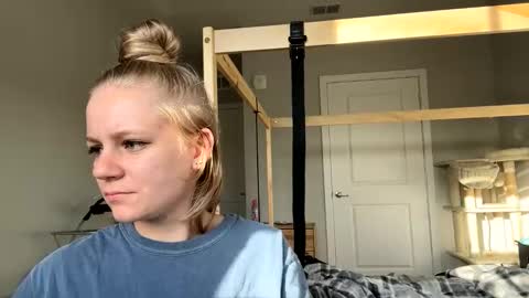 feyaa22 online show from January 28, 1:16 pm