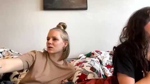 feyaa22 online show from February 9, 3:45 pm