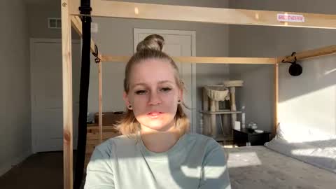 feyaa22 online show from February 10, 1:22 pm